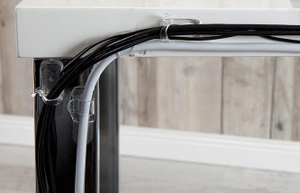 コマンド™ フック コード用で、デスクのコード類をすっきりと